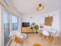 Cozy Stay by the Sea