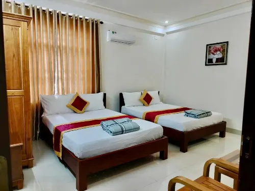 Rose Hotels in Thuy Thanh