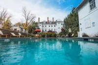 The Red Lion Inn Hotels in Lee