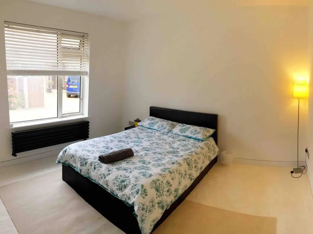 Double Bedroom, Kings Lynn, New Renovated Bathroom - Norfolk