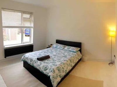 Double Bedroom, Kings Lynn, New Renovated Bathroom  호텔