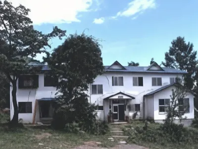 Hakunori Hobby Hotel dekat JR Hakuba-oike station