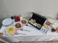白色花園酒店 - 早餐