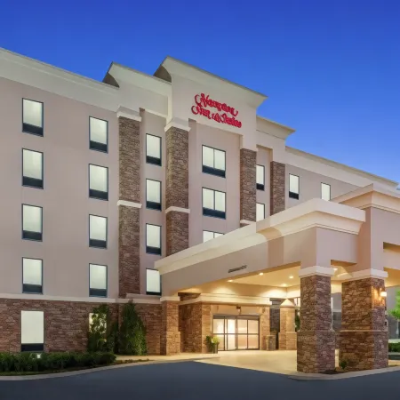 Hampton Inn & Suites Roanoke Airport