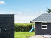 "Alboldus" - 250m to the Fjord Vinderup 호텔