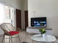 Villa Casa Living K14 Hotels in Junrejo