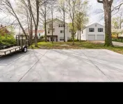 The Wild Rose ~ A Custom Glam Cottage with Theater! in Historic Old St Charles