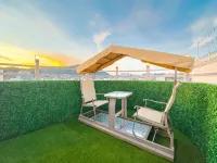 Tongyeong De'Lamour Hotel - parking