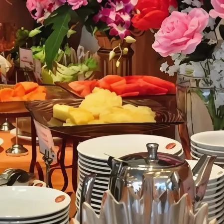 Thamrongin Hotel Отели рядом с достопримечательностью «Технологический колледж Сиам»