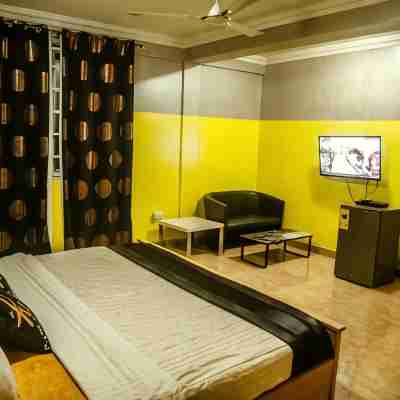 Homey Lodge Rooms