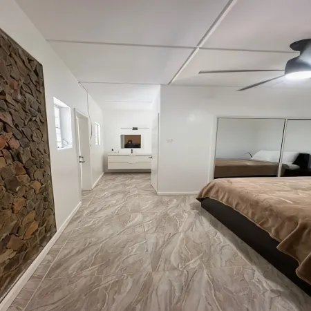 New Remodeled Modern 2 Bed, AC, Generator