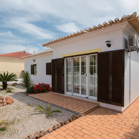 Casa Novo Horizonte by Portucasa