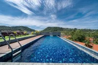 Paripas Patong Resort - Infinity Pools