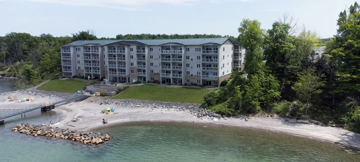 2Br/2ba Lakeview Condo-Private Beach/Balcony/Indoor Pool-Rent 4/5th Free--Ask! Ξενοδοχεία στην πόλη Ashtabula County