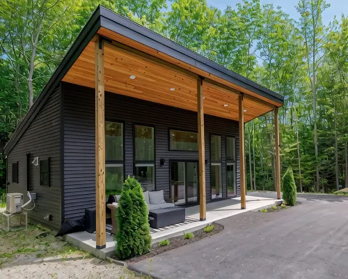 Black Haven Tiny Home Hotels in Surry