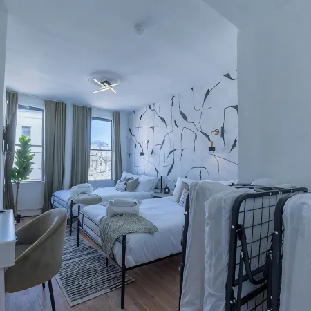 Calm Cocoon by the Train+We Pay Half Your Parking, Sleeps 6! 20% OFF 7 days
