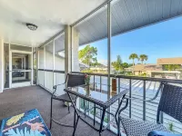 Tranquil 2-bedroom condo in enchanting Venice with WiFi, AC