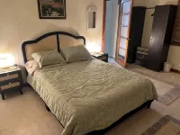 Lake Champlain 2-bedroom cottage with kayaks and bikes in beautiful Alburgh. Hotels in Alburgh