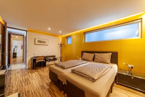 Die Villa Alvarium ist ein Moderner Bau im Bauhaus Stil in Schenna