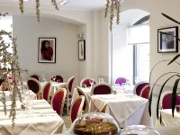 Rooms Milano Duomo Hotels near Excelsior