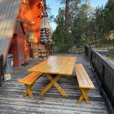 Doe Cabin Cozy Retreat Among the Pines