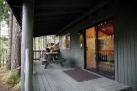 'Grøn Flugt' - Hot Tub, EV Charger, Woodstove, Full AC, Dogs OK, Outdoor Firepit