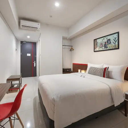 HI Hotel Senen Отели рядом с достопримечательностью «Железнодорожный вокзал Гамбир»