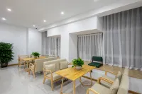 Zhao Hua River View Hotel - 2-Star