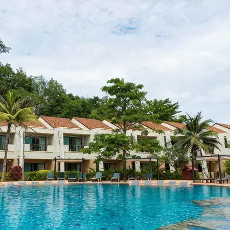 Hotel and Beach Bungalow at Lanta Resort