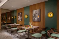 Orange Hotel ((Nanjing Museum Ming Palace Subway Station Hotel) - 3-Star