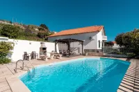 GuestReady - Peaceful Paradise in Madeira - piscine