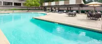 DoubleTree by Hilton Hotel & Suites Houston by The Galleria - Rooftop Pools