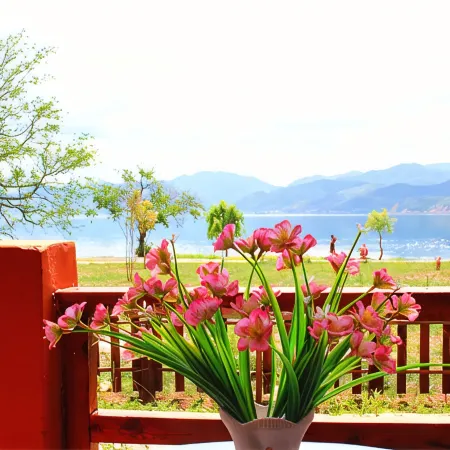 Yunlv Guanhu Inn