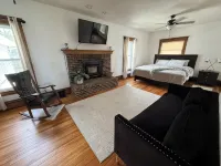 Cozy Farmhouse Getaway 10 min from Lost Island and Casino - 3 étoiles
