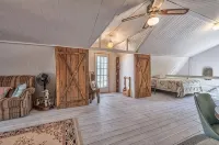 Peaceful 2-bedroom house, beautiful Lake view. - 3-Star
