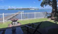 Romantic Couples Waterfront Escape - Wifi