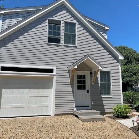Edgartown cottage in a garden setting.  New and near bike path in Katama