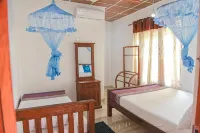 Lakeside Villa - Guest houses