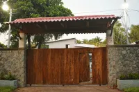 Spacious 5-bedroom house with capacity of 20+ people in Playa Metalio Sonsonate - 3-Star