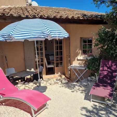Mazet Hortensia air-conditioned, private terrace-shared pool - Vallée des Baux