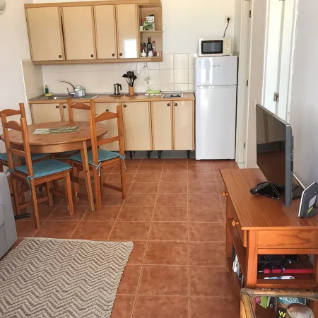 Cozy beachfront apartment with wonderful sunsets Отели в г. Эль Котильо