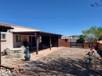 Sunny 2bd Retreat with Mountain Views, Fireplace, AZ Room & GVR Access! - Wifi