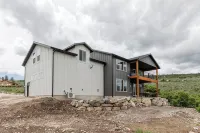 NEW! Lake View! Access to Ideal Beach, Pools, Mini Golf and more. 2 King Suites - 4-Star