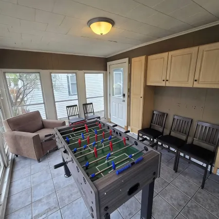 Spacious 5-bedroom house in delightful Saint Paul with WiFi, AC