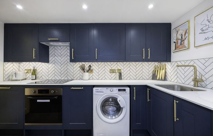 Stunning modern space in Hove & free parking.