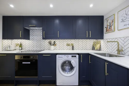 Stunning modern space in Hove & free parking. - 4-Star