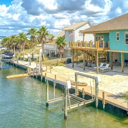 Luxurious Home 5Br - Sleeps 15, Steps to Beach, Canal, Dock, Gourmet Kitchen!