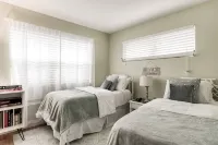 Flamingo Park w/ Private Heated Pool + 5 Min to Beach. Walk to Convention Center - Beach