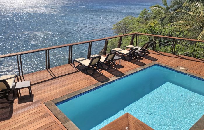 STUNNING OCEANFRONT PENTHOUSE 2Bd/2Ba *Fully Renovated, Pool * Poipu Palms Koloa