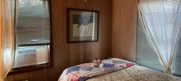 Take a break and unwind on our waterfront screened in porch Hotels in Sabine Parish